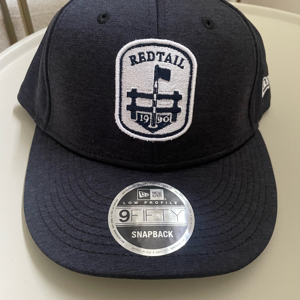 New Era Redtail Black/Navy Snapback Cap